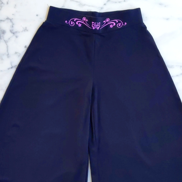 NWOT. The Children's Place Girl's Cotton and Spandex Wide Leg Cropped Pant. - Picture 2 of 6
